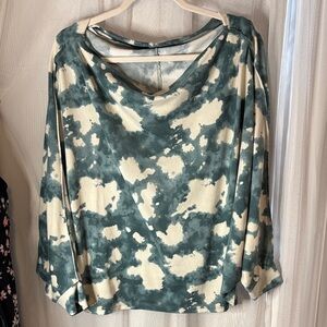 Entro Green and Cream Patterned Blouse